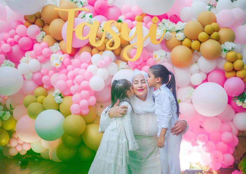 Perayaan ulang tahun ke-29 Tasyi Athasyia (Instagram.com/tasyiiathasyia/)