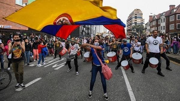 Suasana protes besar-besaran yang terjadi di Kolombia beberapa hari lalu. (Twitter.com/dfertl)