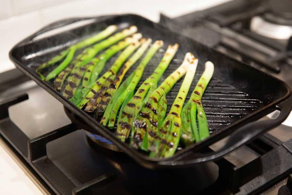 5 Menu Berbahan Daun Bawang, Bikin Makanan Jadi Lebih Sedap!