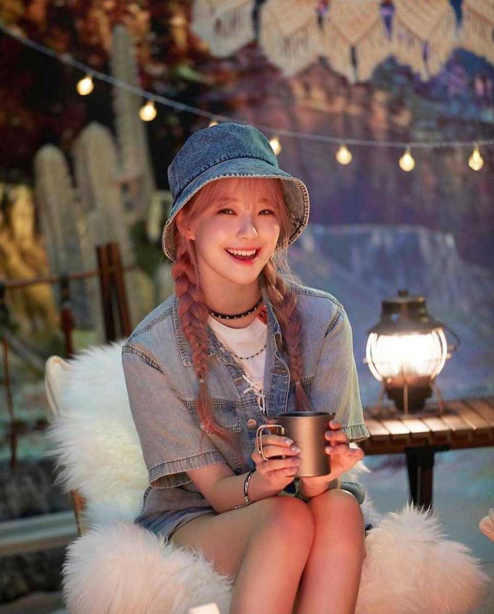 Jiheon Fromis_9 (Instagram.com/baekjiheonii)