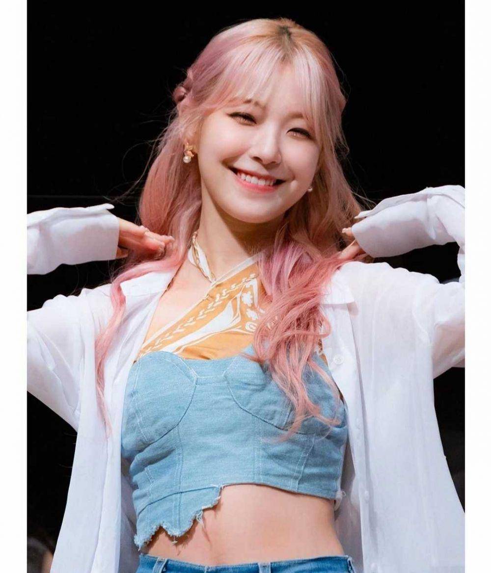 Jiheon Fromis_9 (Instagram.com/baekjiheonii)