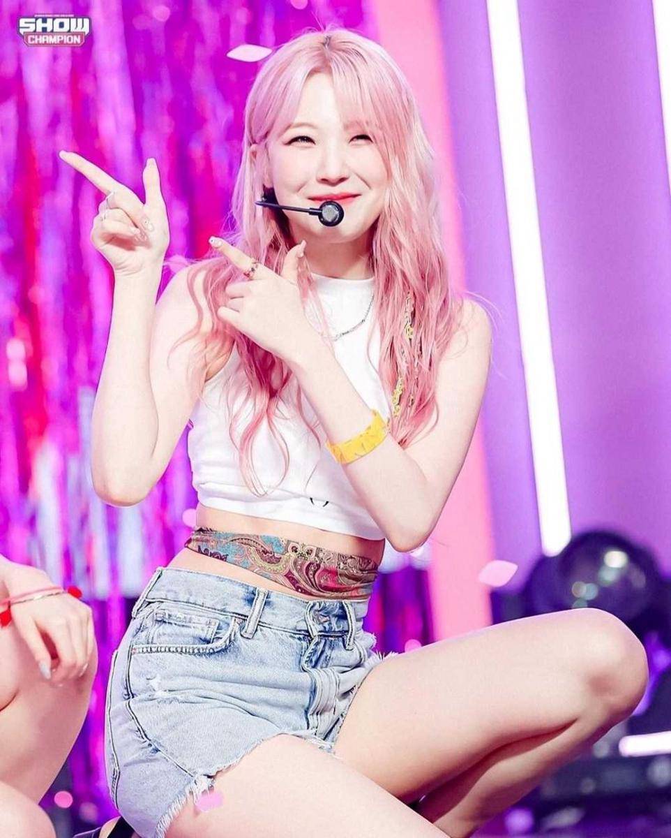 Jiheon Fromis_9 (Instagram.com/baekjiheonii)