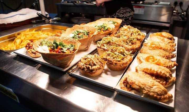 Makanan vegan di Stadion New Lawn (thesun.co.uk)