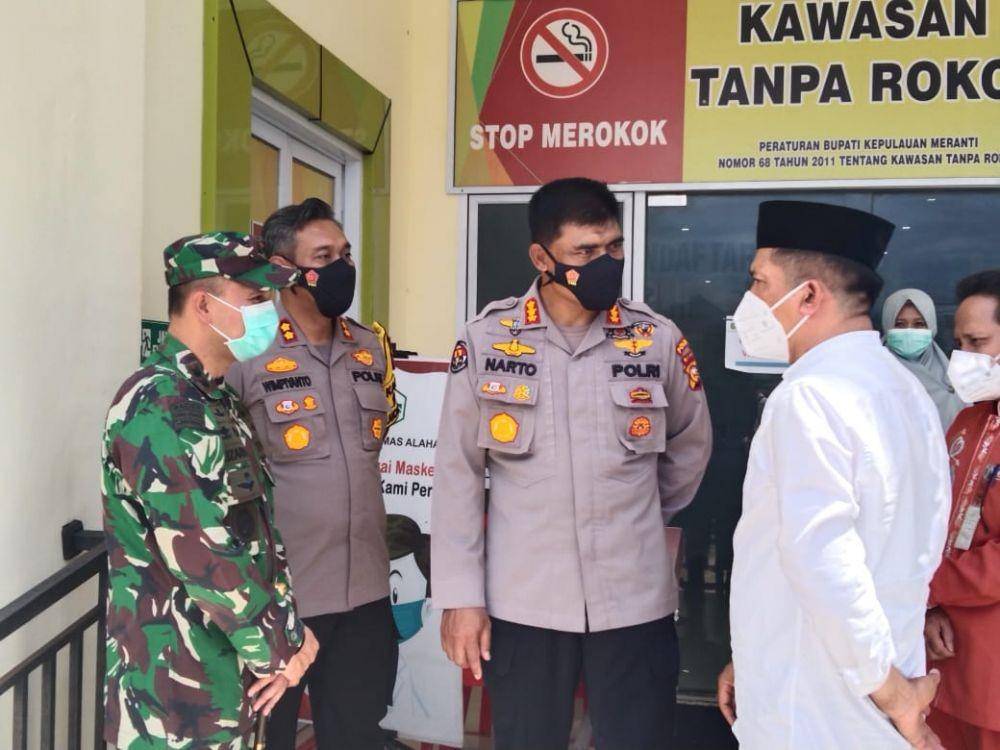 Foto : tim asistensi dari Polda Riau yang turun ke Meranti untuk memastikan penanganan Covid-19 berjalan dengan baik/ IDN Times, Dok : Istimewa