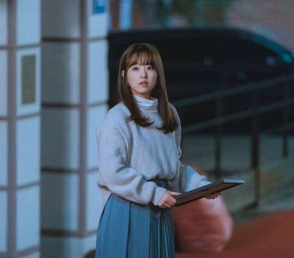Park Bo Young di drama Doom at Your Service (instagram.com/tvndrama.official)
