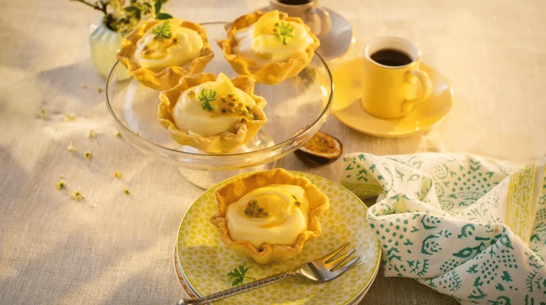 ilustrasi mango and passionfruit mousse tartlets (www.rte.ie)