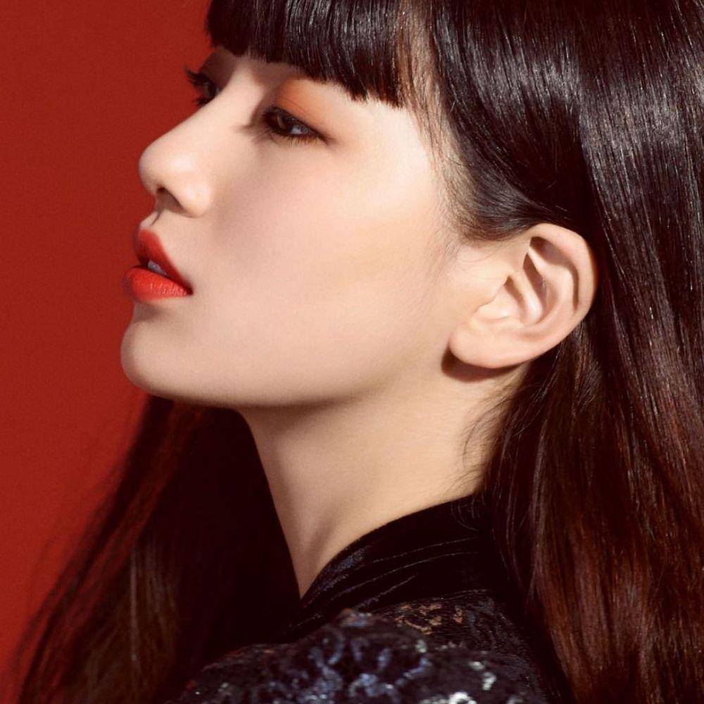 potret Suzy dari sisi samping (instagram.com/skuukzky)