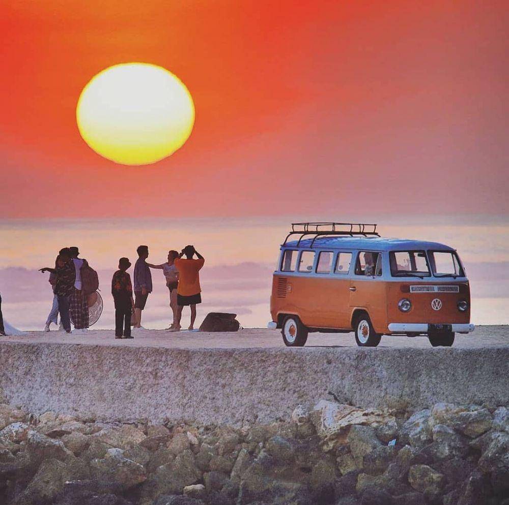 Pantai Melasti (instagram.com/sandipapifarell)