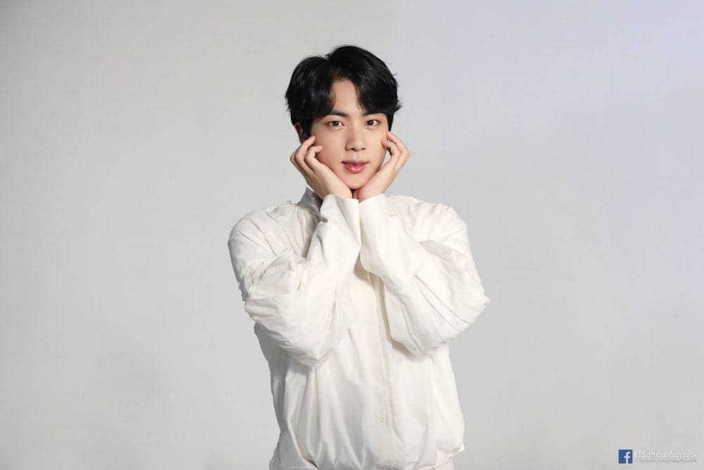 Jin BTS (facebook.com/bangtan.official)