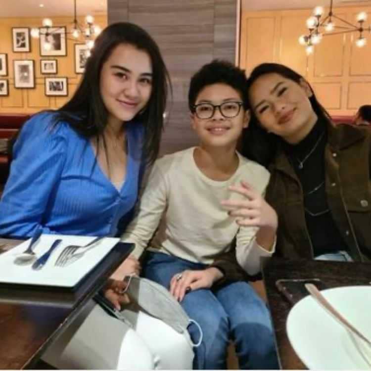 Keanu dan kakak (instagram.com/keanu_massaid)