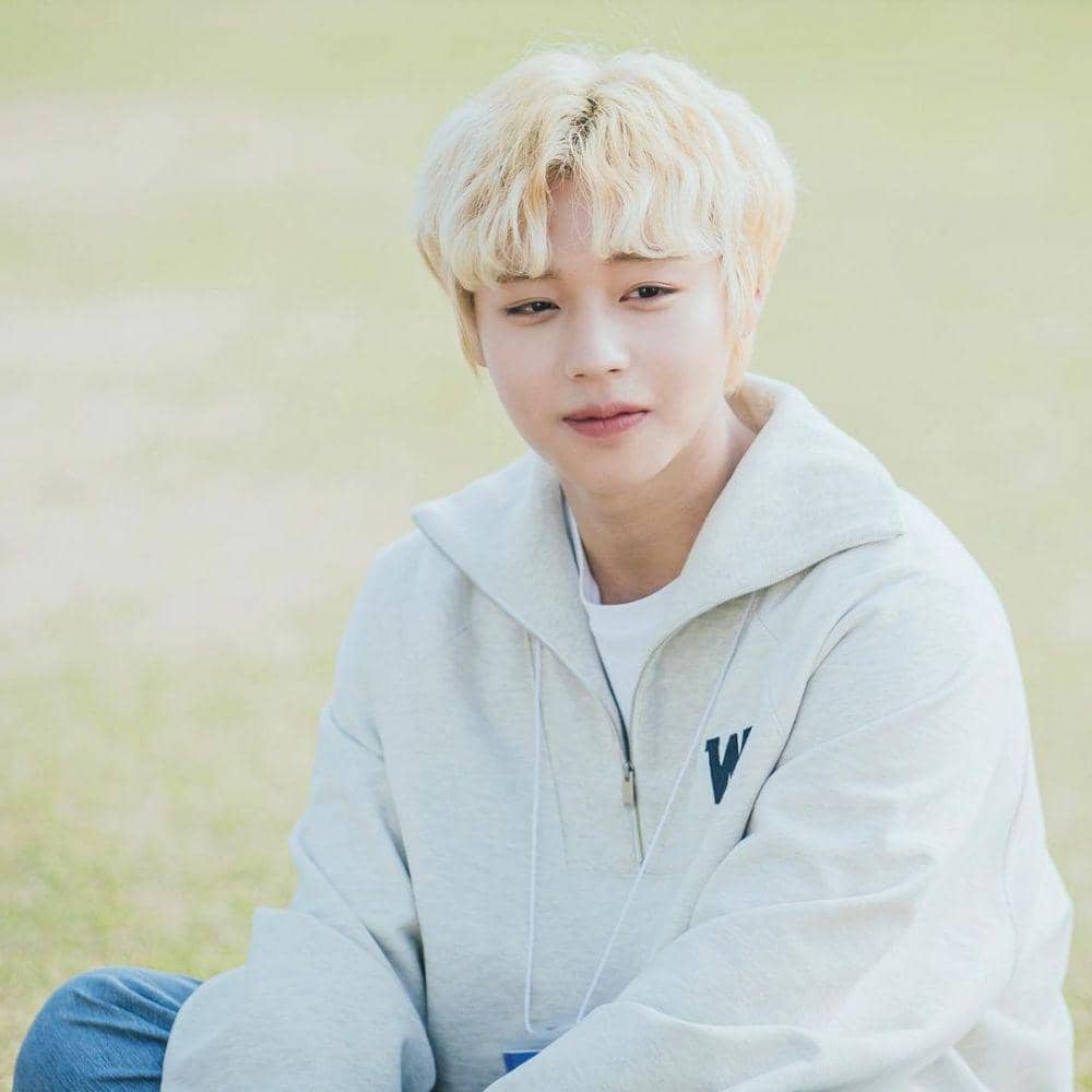 Park Ji Hoon di drama At a Distance Spring is Green (instagram.com/victorycontents)