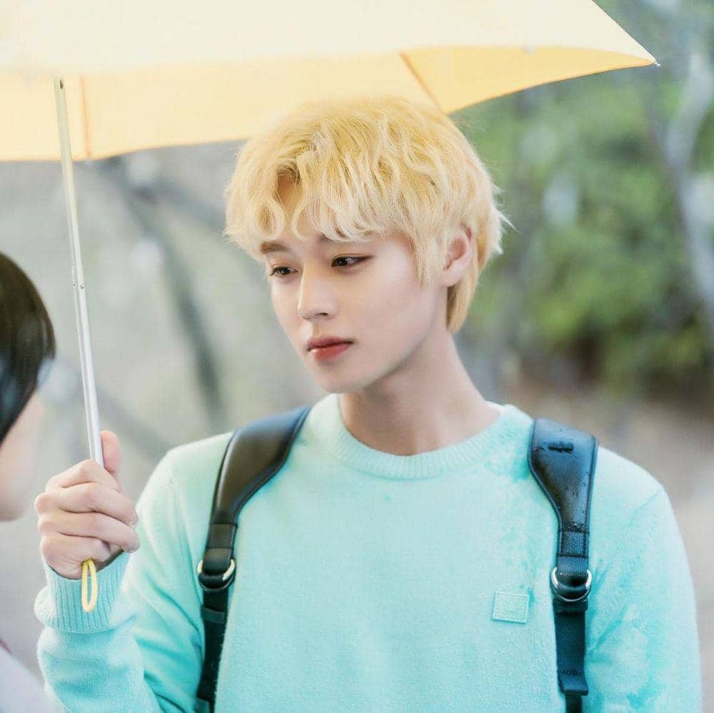 Park Ji Hoon di drama At a Distance Spring is Green (instagram.com/victorycontents)