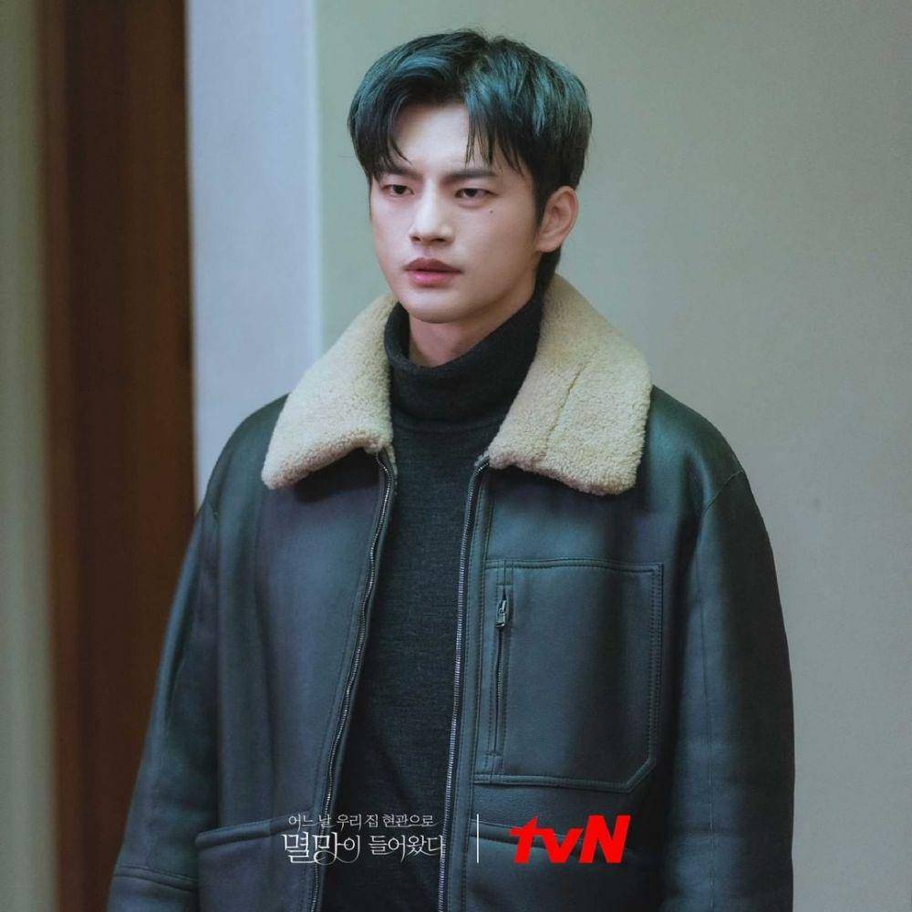 Seo In Guk di drama Doom at Your Service. (instagram.com/tvndrama.official)