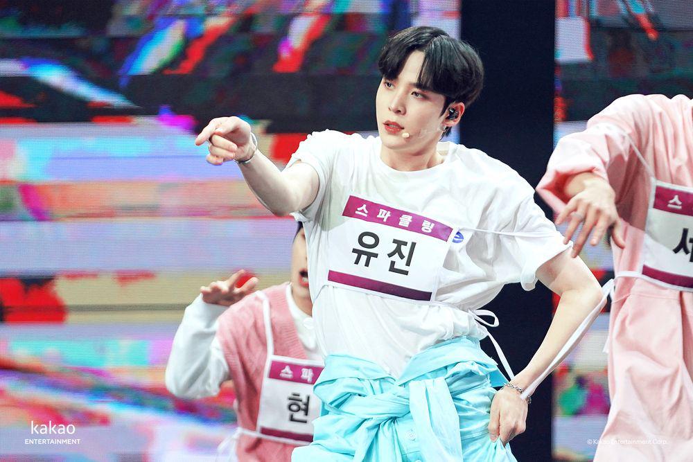 Jadi Center Grup Sparkling, 10 Potret Yunho ATEEZ di Drama 'Imitation'
