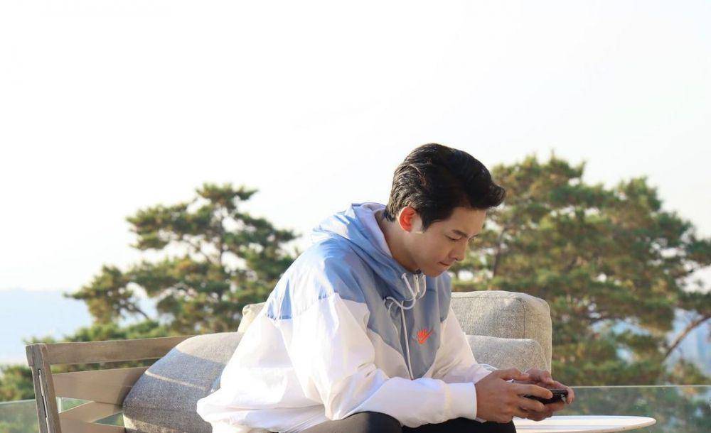 Song Joong Ki (instagram.com/hi_songjoongki)