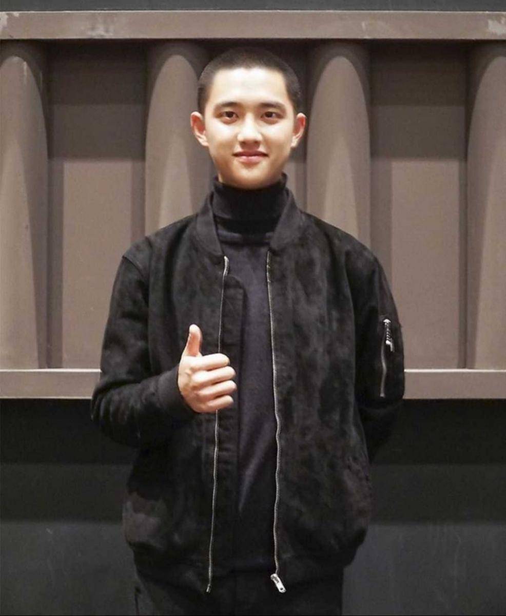D.O EXO (instagram.com/weareone.exo)