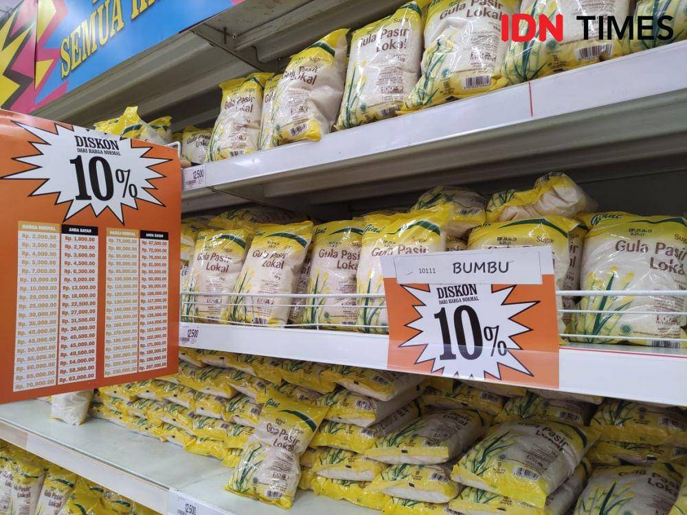 Potret kondisi Giant di Kreo, Ciledug pada Senin, (31/5/2021) jelang penutupan seluruh outlet. (IDN Times/Helmi Shemi)