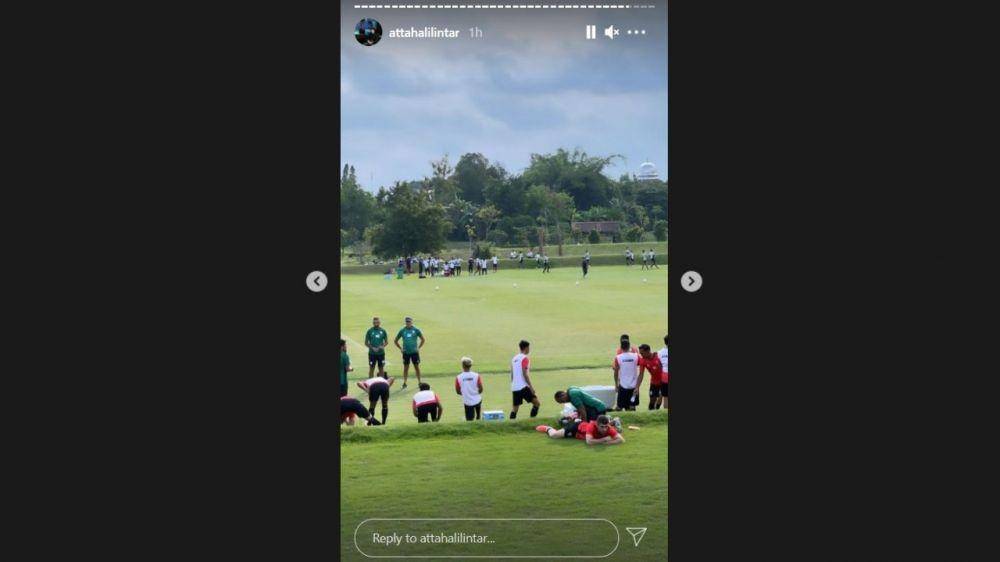 Atta Halilintar kunjungi uji coba PSG Pati vs Borneo FC. (instagram.com/attahalilintar)