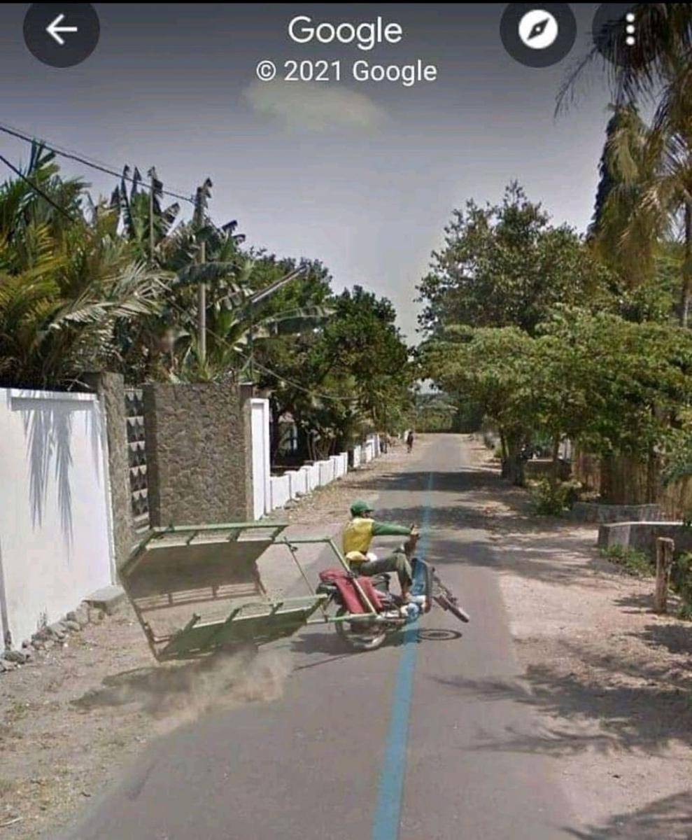 Google Maps kocak (twitter.com/bertanyarl)