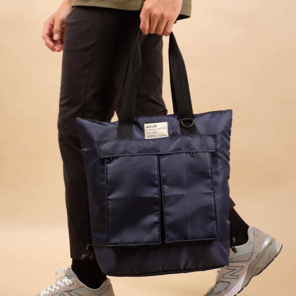 Produk tote bag dari Adler Studios (Instagram.com/adler.studios)