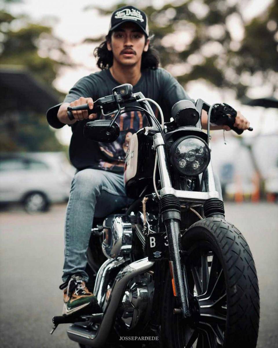 Abidzar naik motor gede. (Instagram.com/abidzar73)