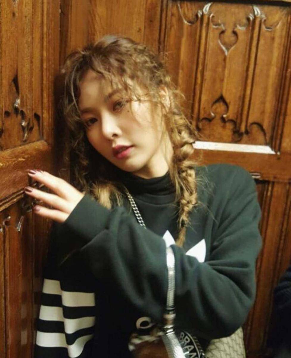 HyunA (instagram.com/hyunah_aa)