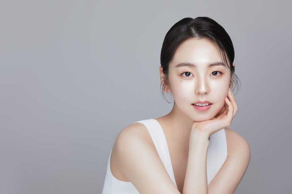 Resmi Bergabung di Drama Thirty Nine, 11 Potret Menawan Ahn So Hee