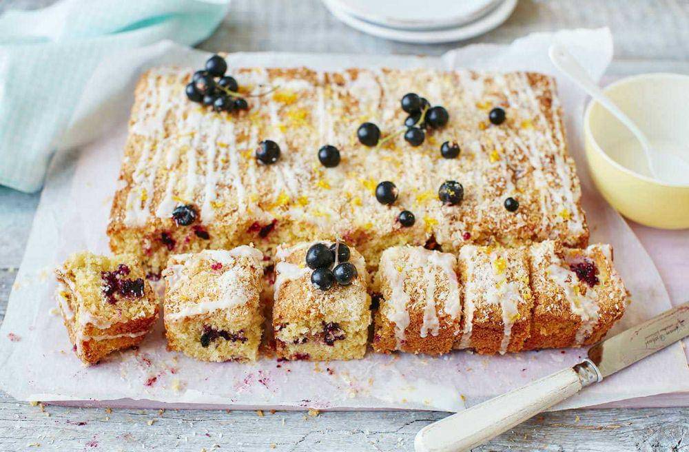lemon and blackcurrant traybake (realfood.tesco.com)