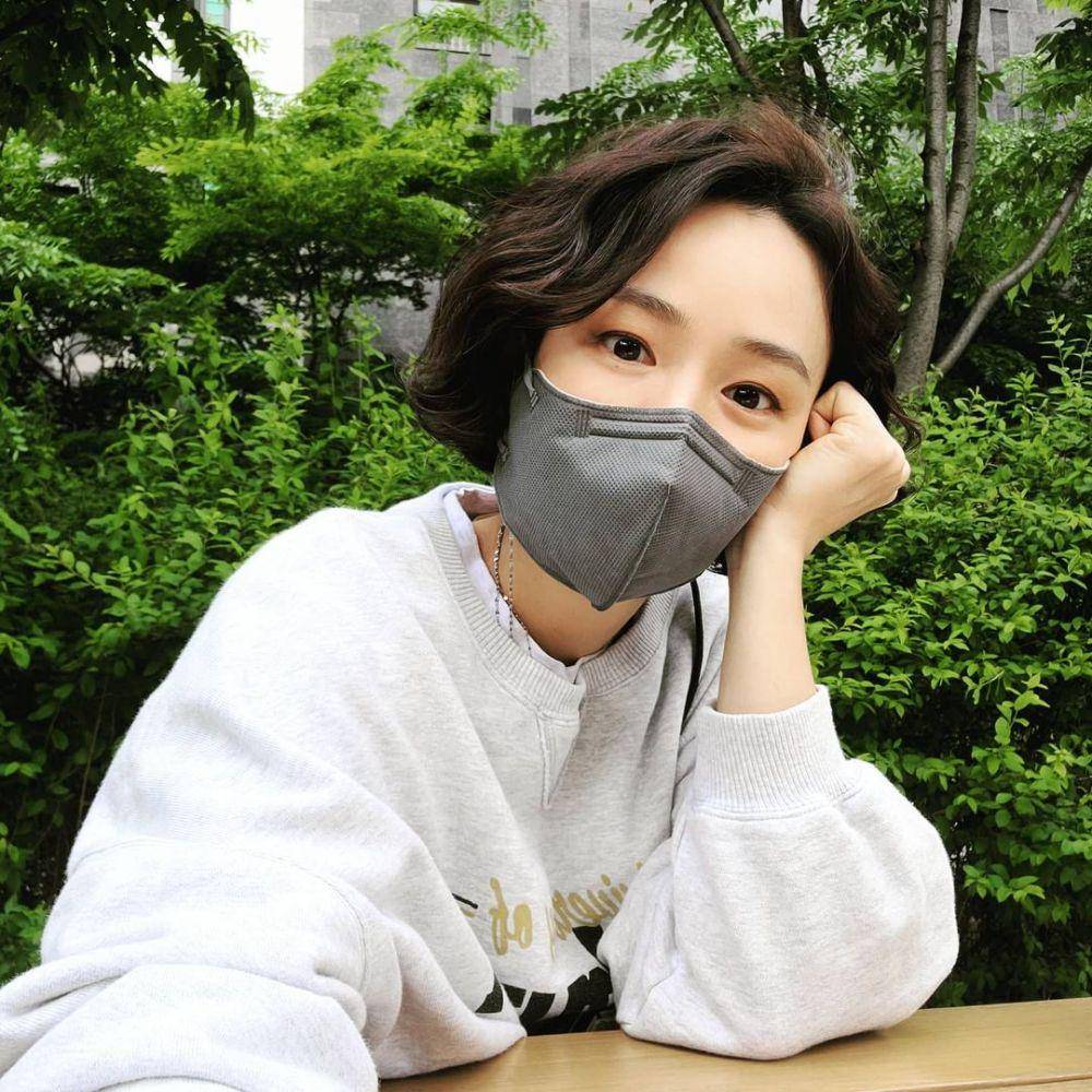 Shim Yi Young (instagram.com/simyiyoung_)
