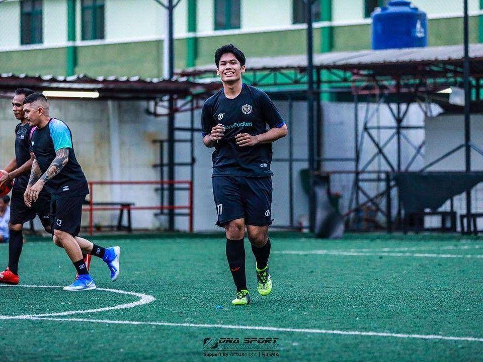 Nuca bermain bola. (instagram.com/drunuca02)