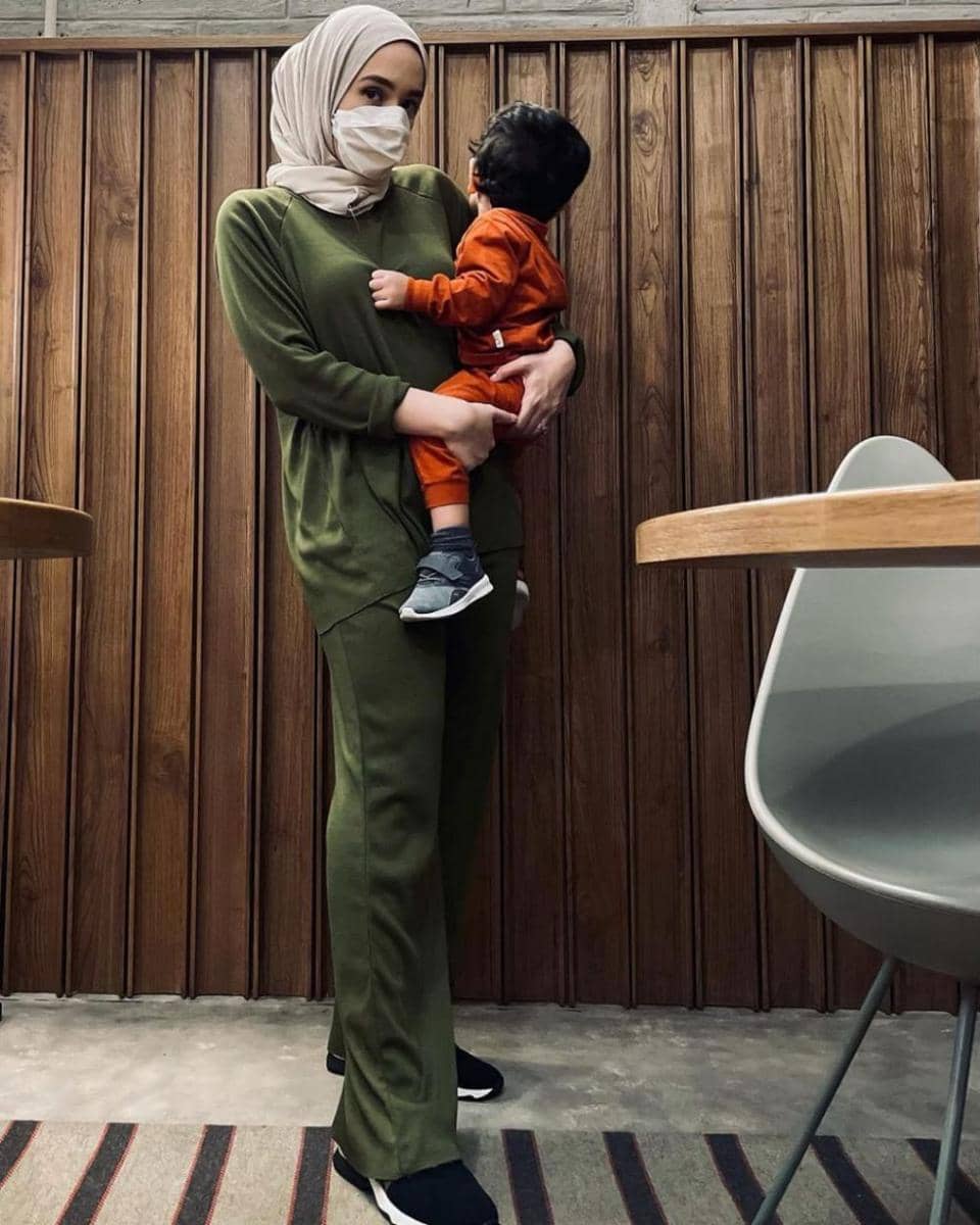 Putri Anne (instagram.com/putriannesaloka)