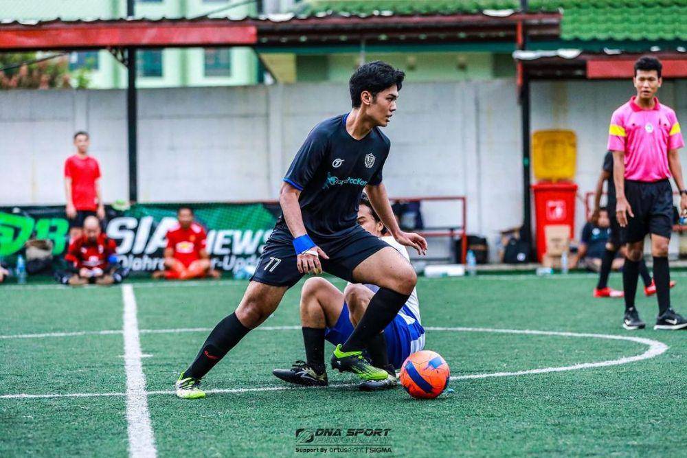 Nuca bermain bola. (instagram.com/drunuca02)