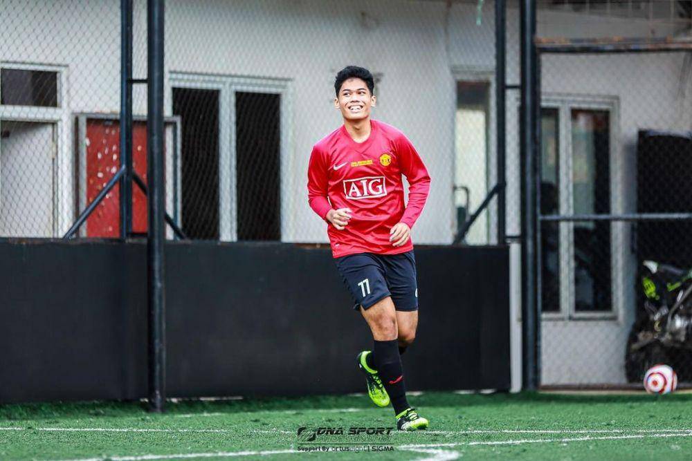 Nuca bermain bola. (instagram.com/drunuca02)