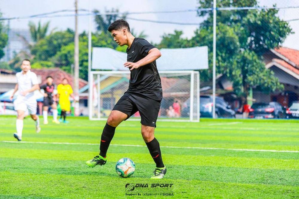 Nuca bermain bola. (instagram.com/drunuca02)