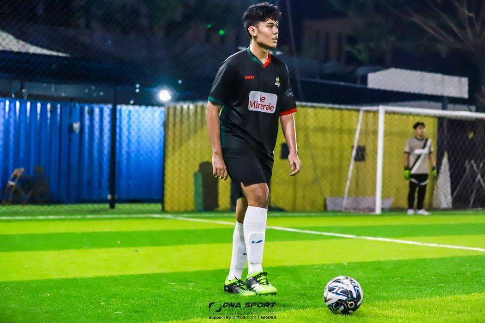 Nuca bermain bola. (instagram.com/drunuca02)