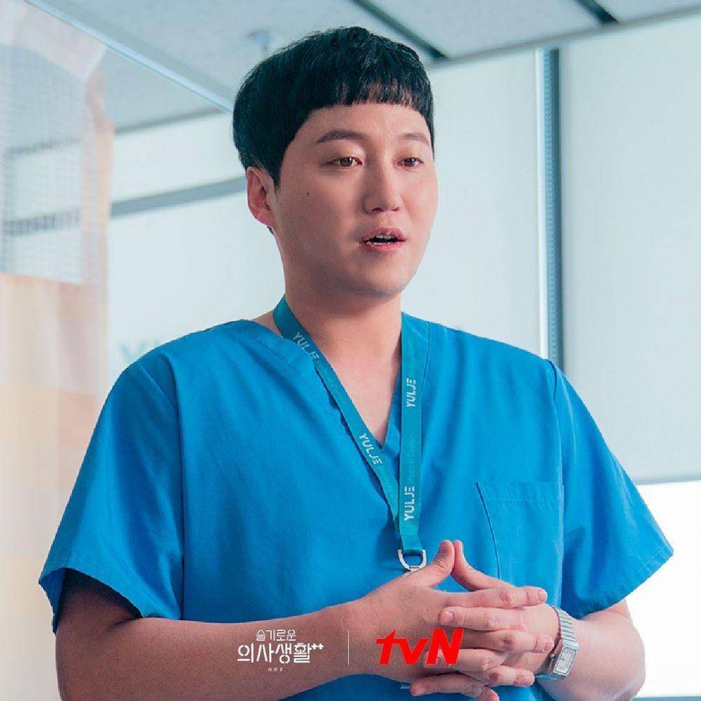 Kim Dae Myung di Hospital Playlist 2 (instagram.com/hospitalplaylist_official)