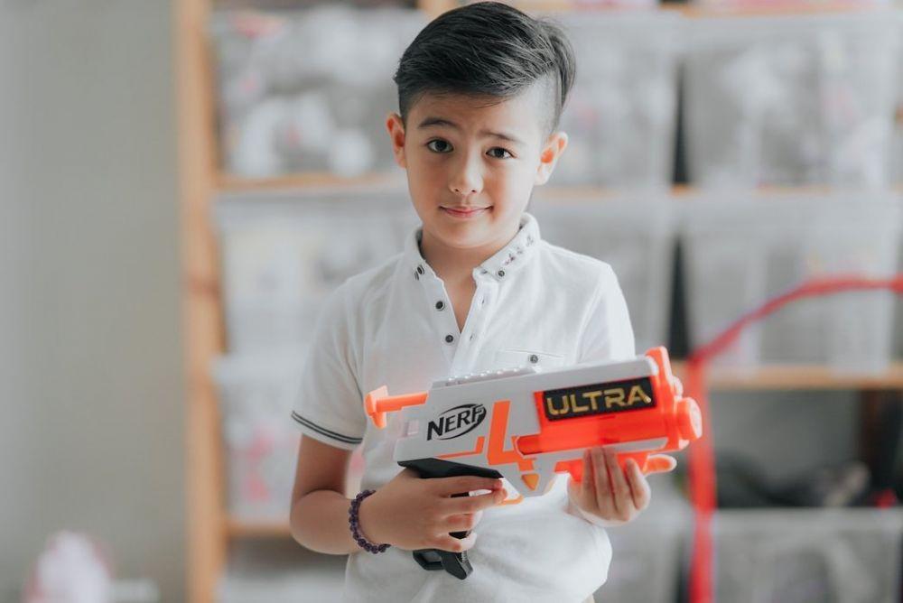 10 Potret Ryshaka Anak Ryan Delon yang Viral di TikTok, Calon Idola!