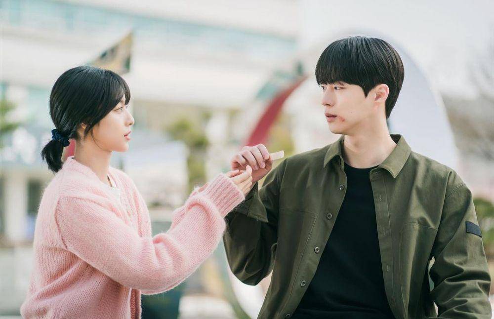 Kang Min Ah dan Bae In Hyuk di drama At a Distance Spring is Green (instagram.com/victorycontents)