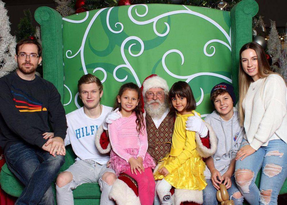 Jaime Bennington, Isaiah Bennington, Lily Grace Bennington, Lila Rose Bennington, Tyler Lee Bennington, Alyssa Morse (instagram.com/talinda320)
