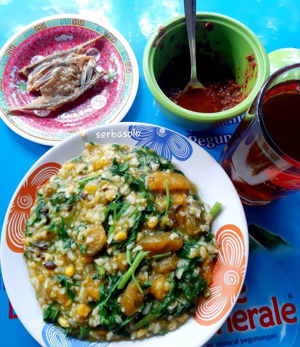 Bubur Manado (instagram.com/serba.solo)