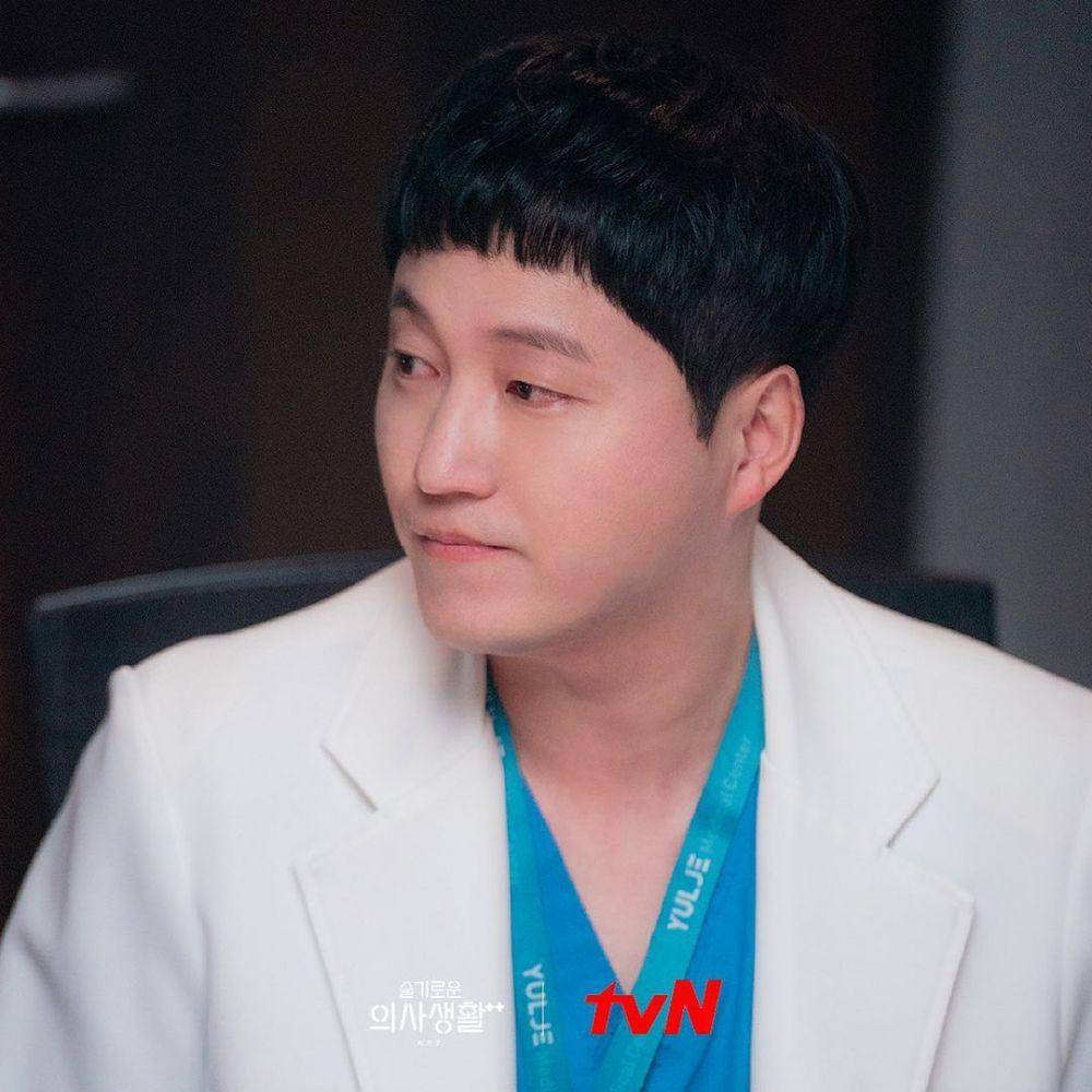 Kim Dae Myung di Hospital Playlist 2 (instagram.com/hospitalplaylist_official)