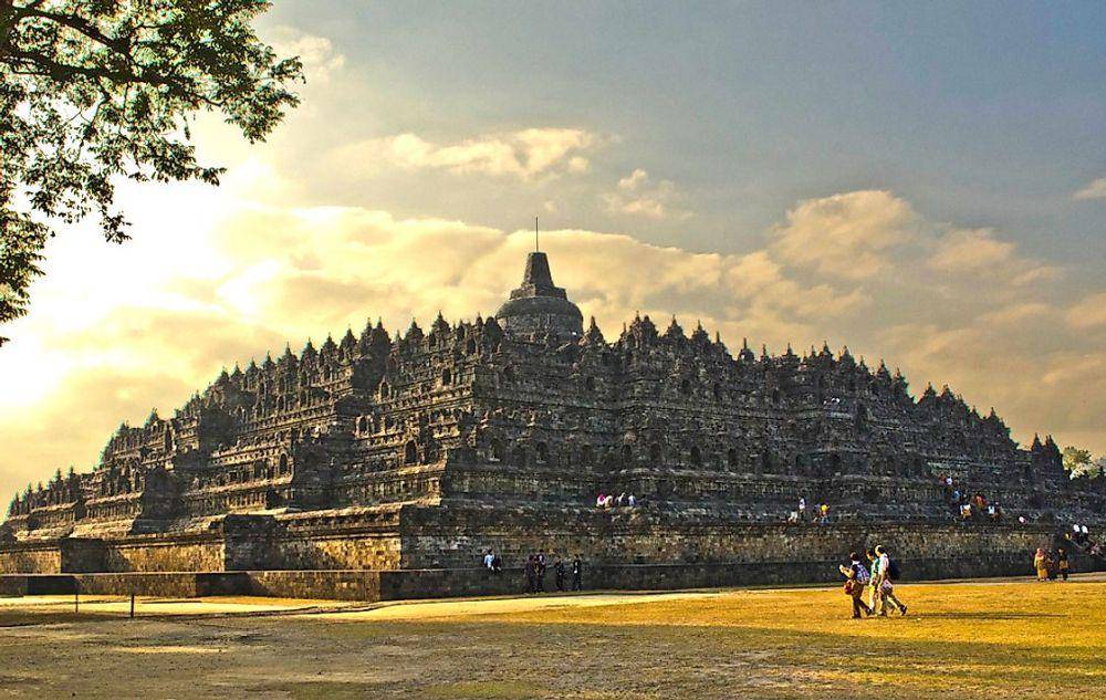 Candi Borobudur sebagai warisan dunia. (worldatlas.com)