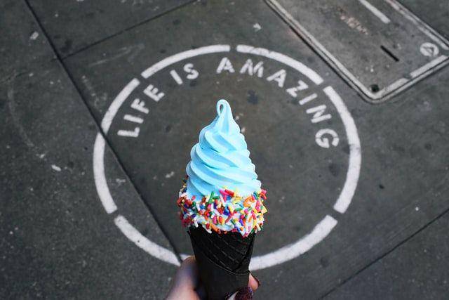 ilustrasi es krim (unsplash.com/fallonmichaeltx)