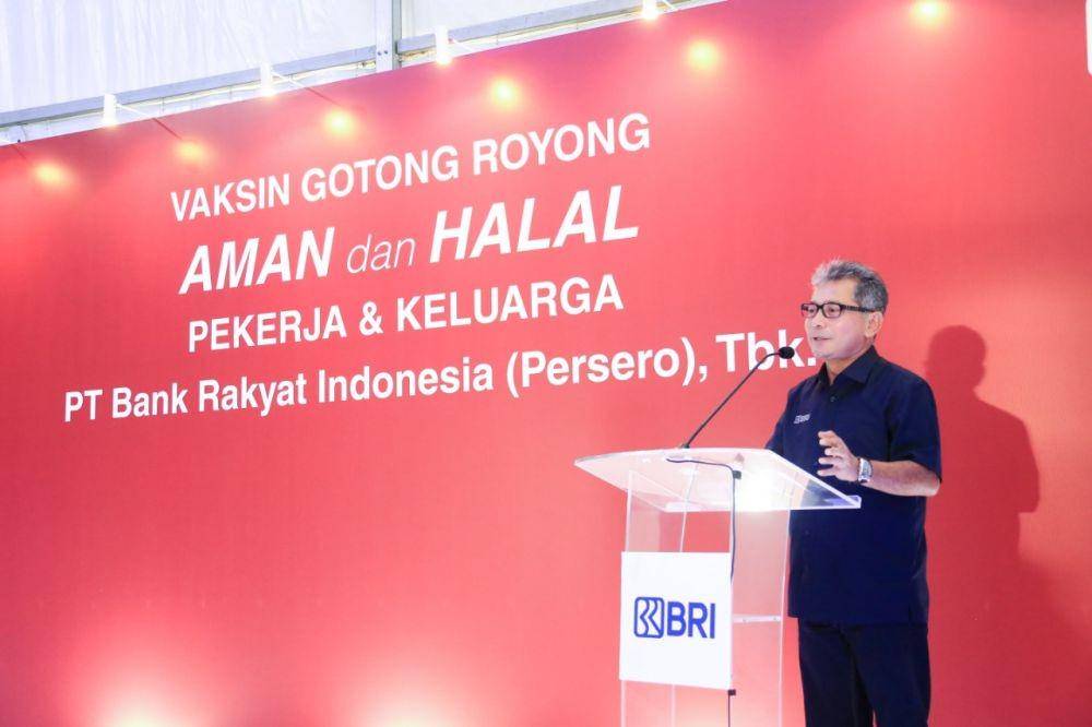Direktur Utama BRI Sunarso memberi sambutan saat acara vaksinasi BRI. (Dok. BRI)