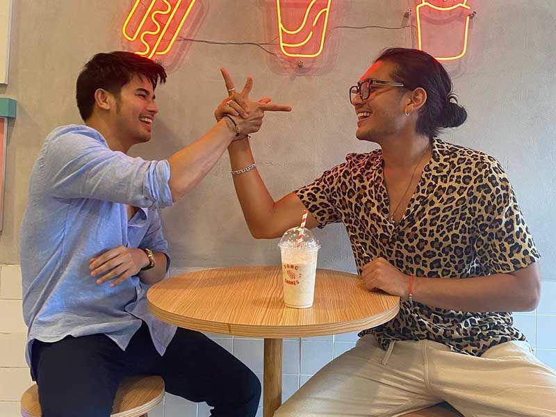 Sepupu di Love Story, 10 Potret Akrab Giorgino Abraham dan Leo Consul