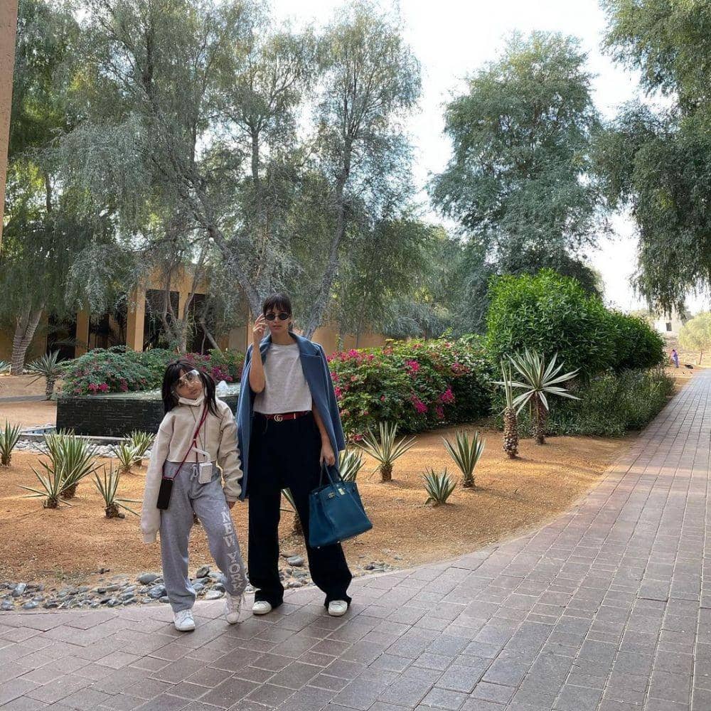 Outfit Nia Ramadhani. (instagram.com/ramadhaniabakrie)