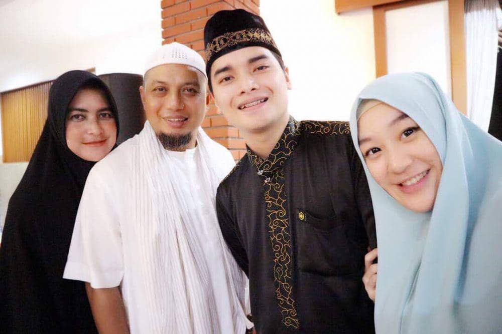 Potret kebersamaan Alfin Faiz dan Umi Yuni Syahla (Instagram.com/umi_yuni_syahla_aceh)