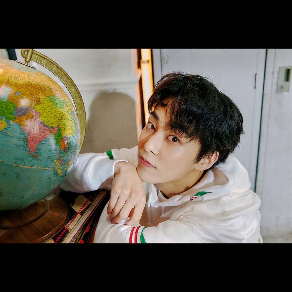 Xiumin EXO (instagram.com/weareone.exo)