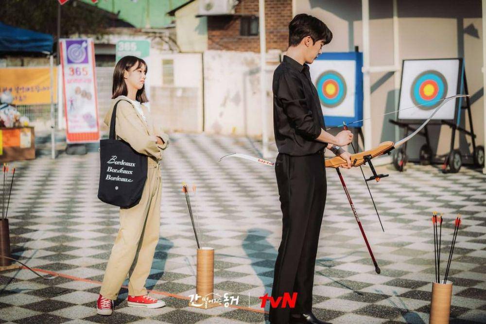 momen manis Hyeri dan Jang Ki Yong (instagram.com/tvndrama.official)