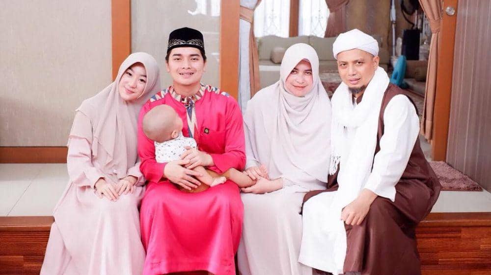 Potret kebersamaan Alfin Faiz dan Umi Yuni Syahla (Instagram.com/umi_yuni_syahla_aceh)